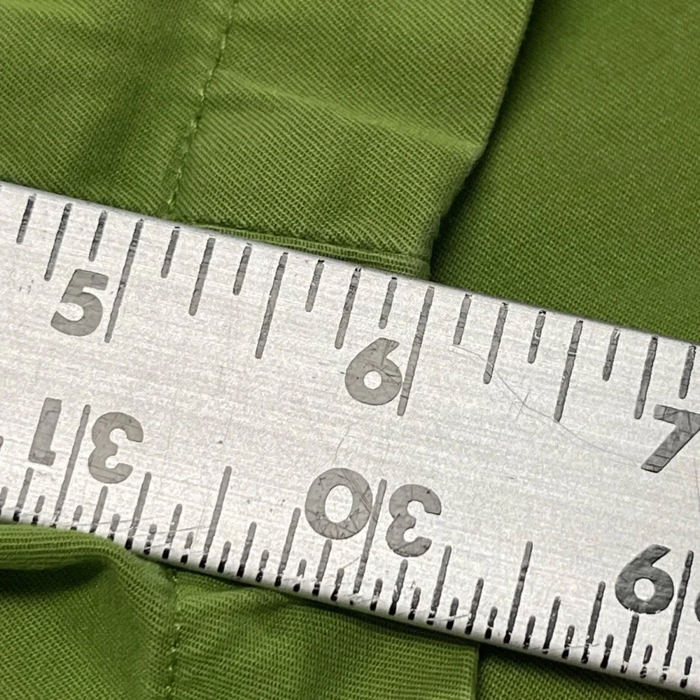 Talbots Women's Petite‎ 4P Green Flat Front Chino Shorts Cotton Blend Stretch